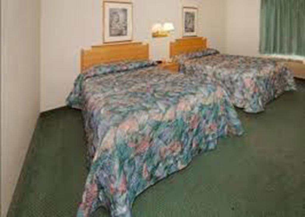 The Pinewood Lodge Au Gres Habitación foto