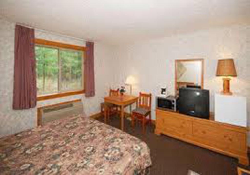 The Pinewood Lodge Au Gres Habitación foto